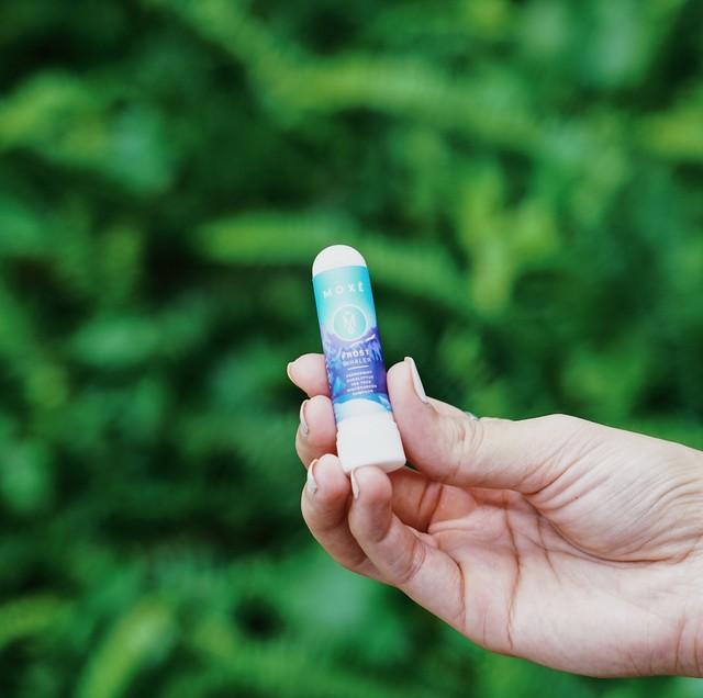 MOXE Frost - Energizing Aromatherapy Nasal Inhaler